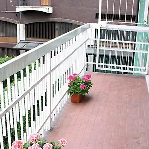 https://villa-melchiorre.italymilanhotels.net