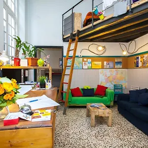  Hostal Ostellin